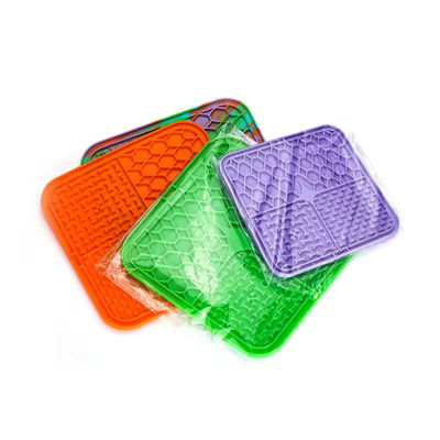 BPA Free Suction Cup Pet Bowls Silicone Non Slip Slow Feeding Cat Dog Pet Licking Mat
