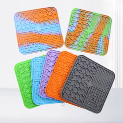 BPA Free Suction Cup Pet Bowls Silicone Non Slip Slow Feeding Cat Dog Pet Licking Mat